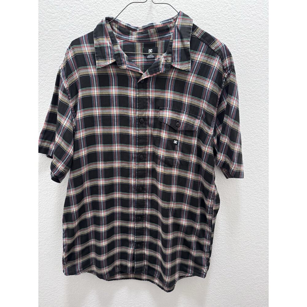 DC Men's L Plaid Black/Red Cotton Button-Up Short Sleeve Shirt